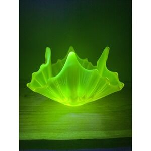 Vintage Fostoria Heirloom Vaseline Uranium Glass Handkerchief Bowl Opalescent UV